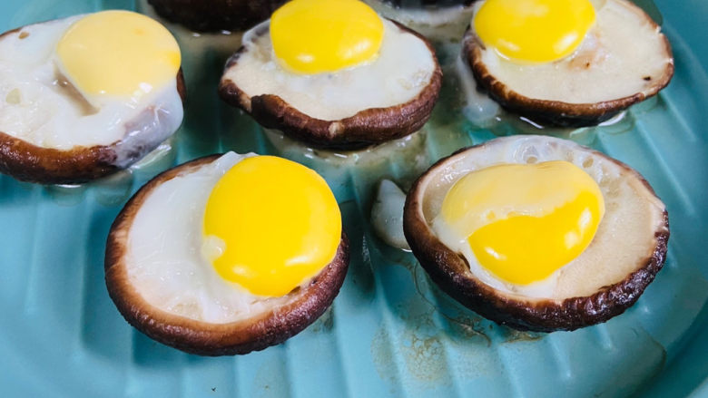 香菇鹌鹑蛋,蒸熟后的香菇鹌鹑蛋