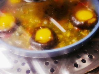香菇鹌鹑蛋,盖上锅盖