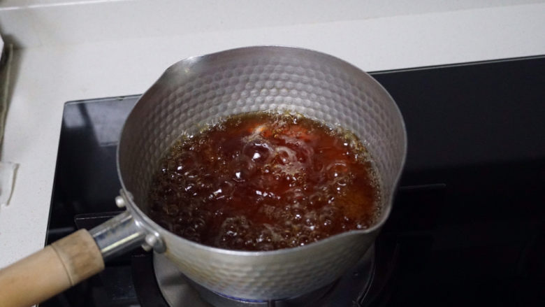 椰汁千层糕，简单四种材料，一次就学会！,煮至红糖溶化，关火放一旁晾凉备用。