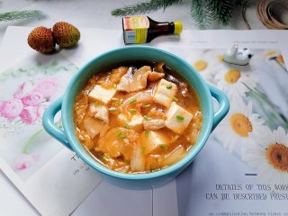 辣白菜豆腐汤,拍上成品图，一道美味的辣白菜豆腐汤就完成了。
