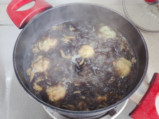 紫菜虾皮汤,转小火，煮30秒