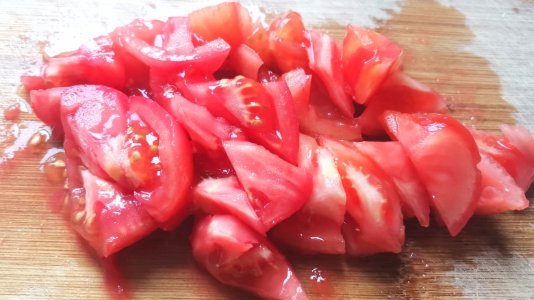 番茄炒丝瓜,切小块