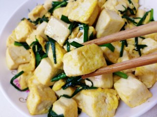 豆腐炒鸡蛋,营养快手菜，适合早餐。