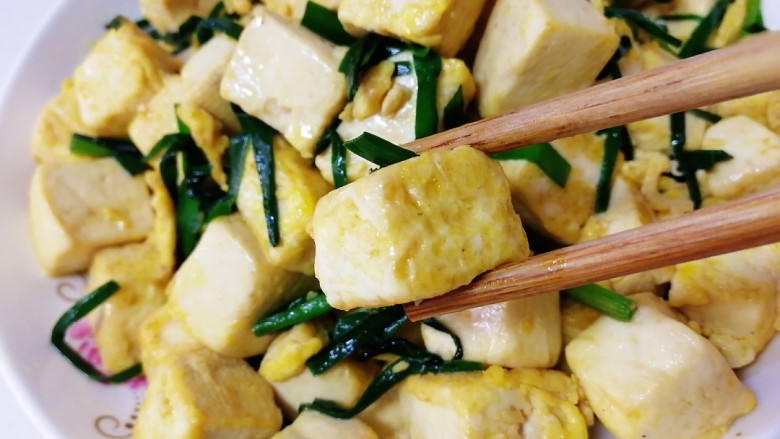 豆腐炒鸡蛋,营养快手菜，适合早餐。