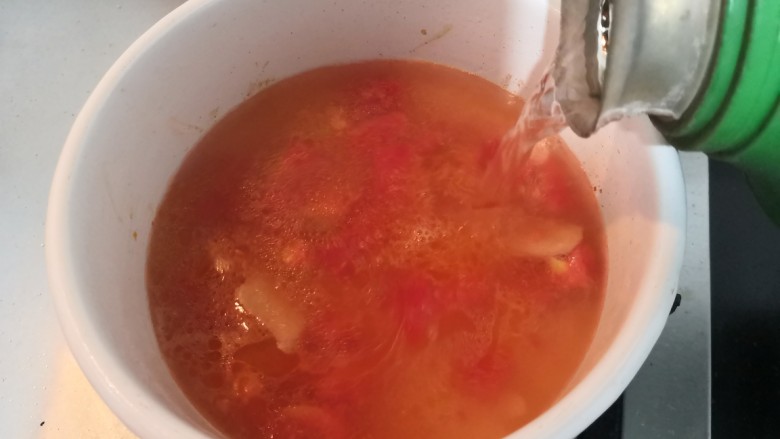 紫菜虾皮汤,加入开水600克