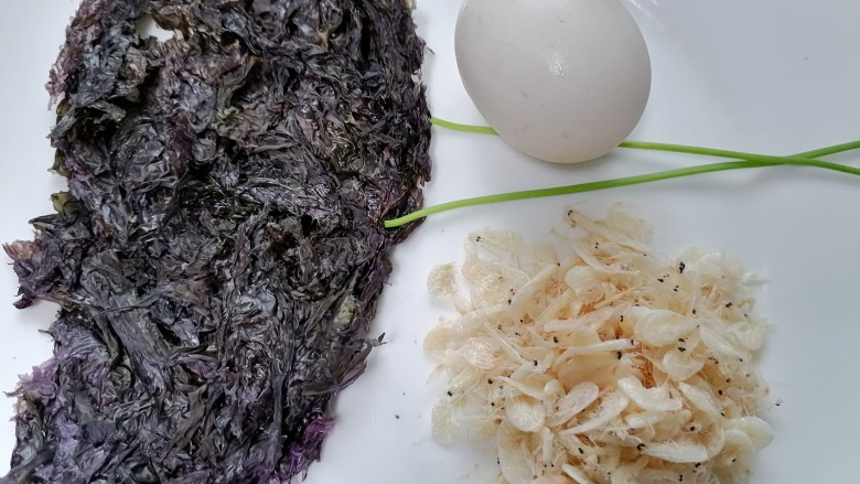 紫菜虾皮汤,准备好所需材料