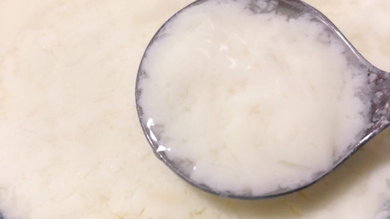 姜撞奶,如果静置后没有凝固 可能是因为牛奶的温度不对 或者姜汁的比例不对 