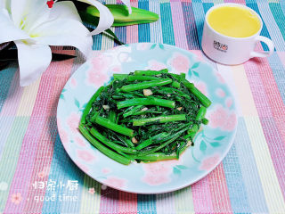 蒜蓉空心菜,一盘营养丰富的绿色蔬菜就上桌了！