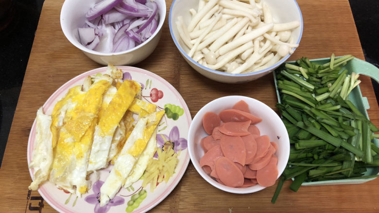 白玉菇炒鸡蛋➕春至花如锦,全部食材准备好