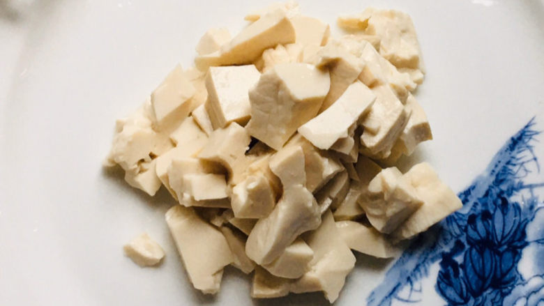豆腐蒸蛋,豆腐切碎～