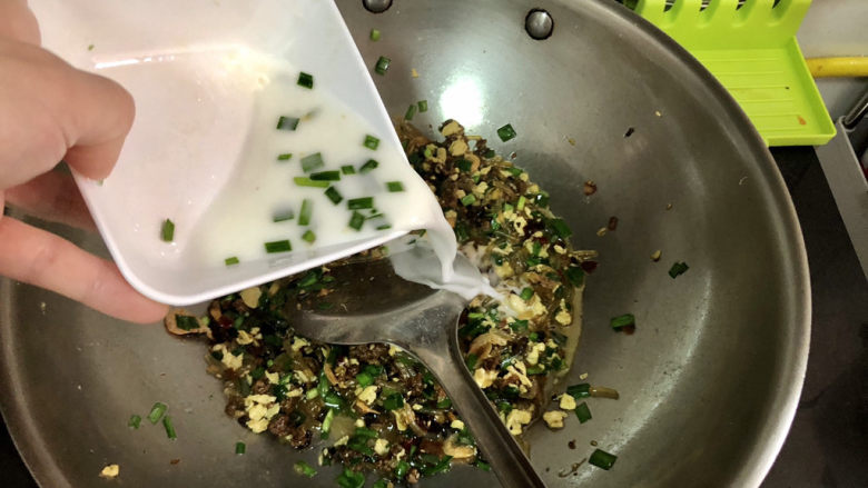豆腐蒸蛋➕花动一山春色,加入适量薄水淀粉