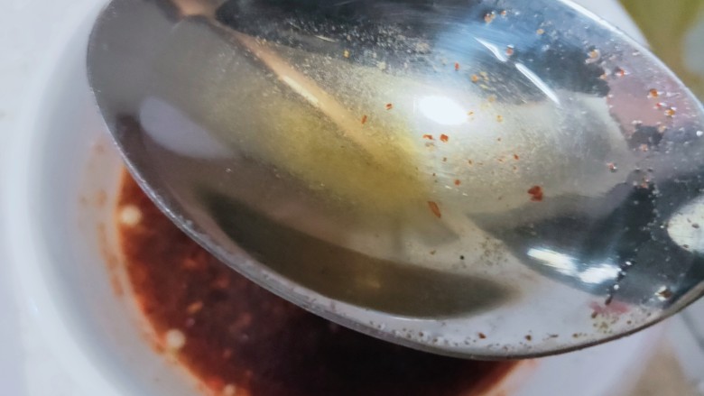 爆炒小龙虾,醋半勺，全部调料拌匀
