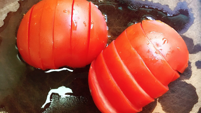 番茄肉丸汤,番茄切厚片