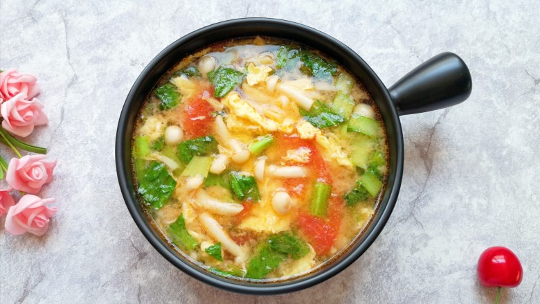 白玉菇鸡蛋汤,营养丰富又好喝的一道汤。