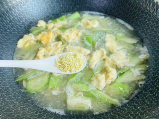丝瓜蛋汤,鸡精调味