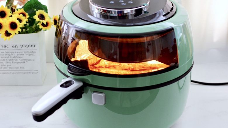 风味烧烤鱼,自带可视窗口，自动带灯的，可以直接看到食物在炸锅里的状态。
