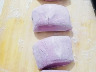 紫薯发面饼,均匀揪成大小剂子