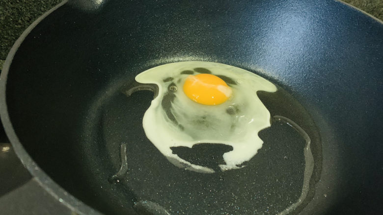 丝瓜蛋汤,打入鸡蛋