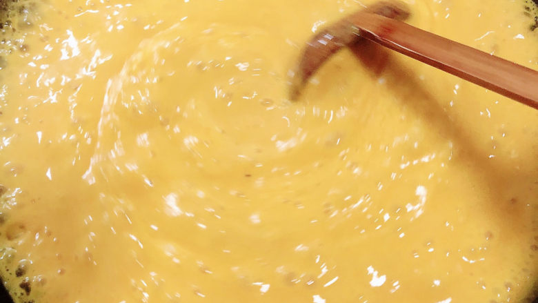 奶油南瓜汤,开锅后，持续搅拌均匀。