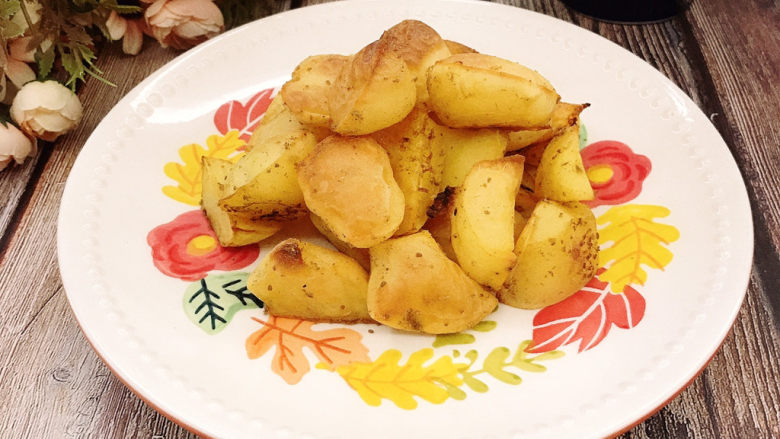 孜然烤土豆（无油版）,外香里嫩的孜然烤土豆就做好了