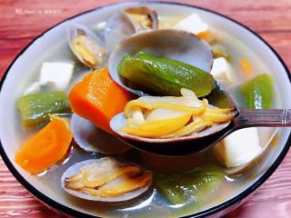 丝瓜花蛤汤,花哈鲜嫩可口混搭丝瓜的清香味道一级棒