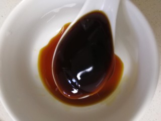 金针菇肥牛卷,一汤匙蚝油。