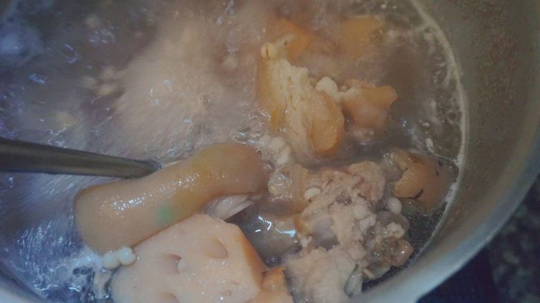 薏米猪蹄汤,这样一锅薏米猪蹄汤就可以喝啦