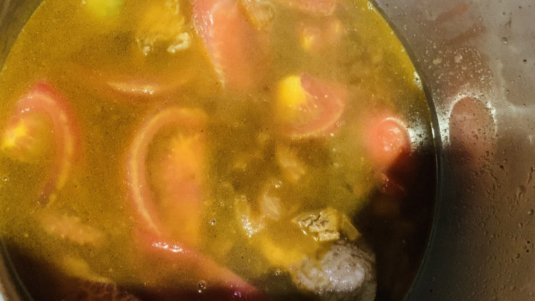 番茄牛腩煲,装入高压锅