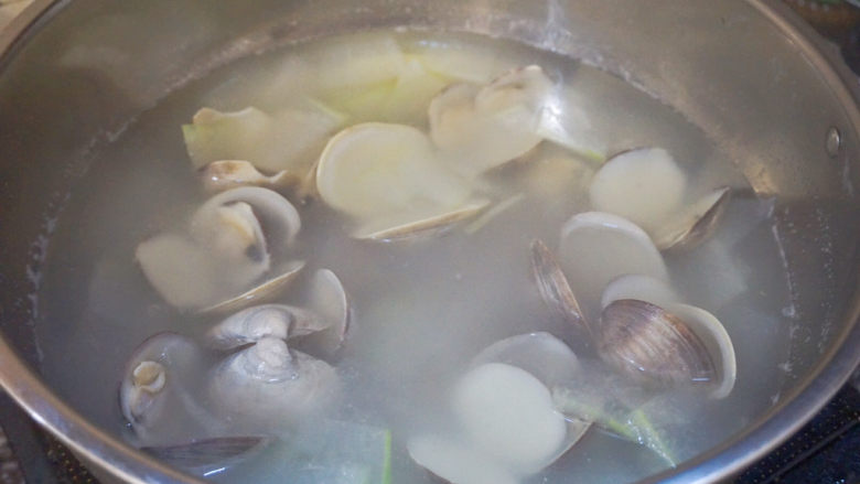 蛤蜊冬瓜汤,还加入适量的盐