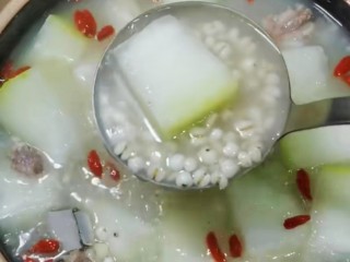 冬瓜薏米排骨汤,成品图。