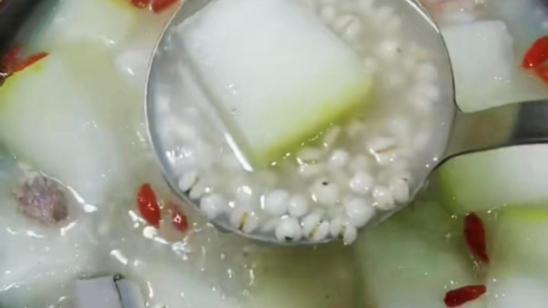 冬瓜薏米排骨汤,成品图。