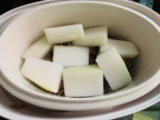 冬瓜薏米排骨汤,加冬瓜