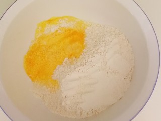 香肠馒头卷,玉米面粉和中筋面粉