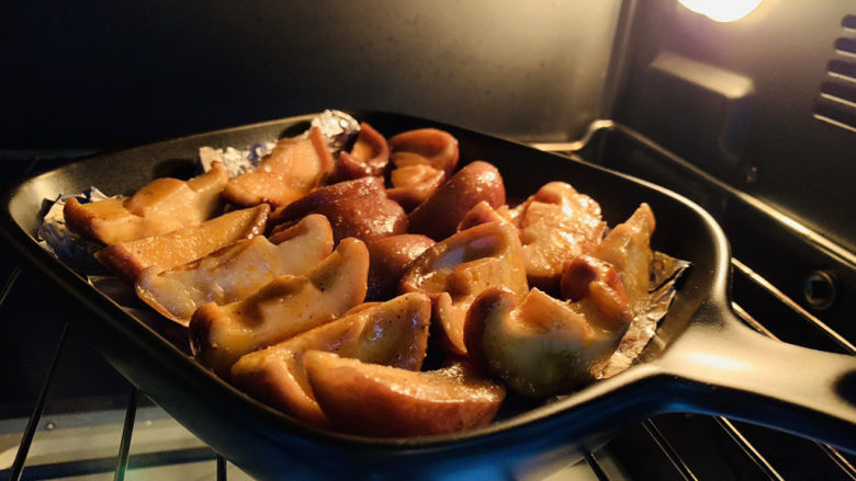 孜然烤香菇,烤箱上下火230度，烤15分钟