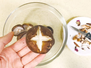 孜然烤香菇,漂亮的十字花