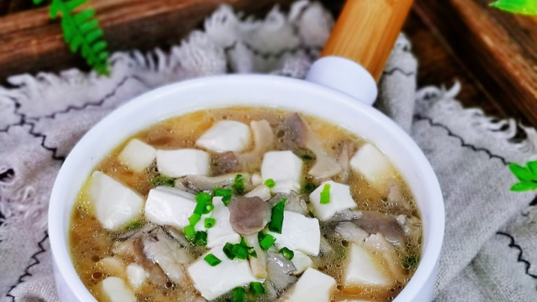 平菇豆腐汤,喜欢的做起来。