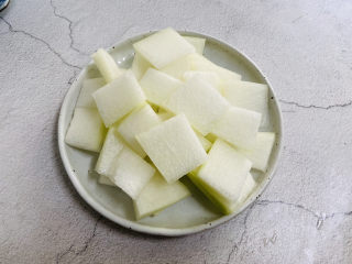 冬瓜薏米排骨汤,切片