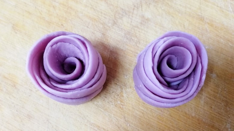 紫薯玫瑰花馒头,又卷了一个全紫色的🌹