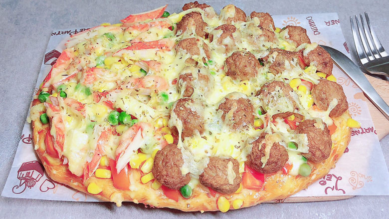 黑椒牛肉披萨,一份鲜美芝香的披萨就上桌了！