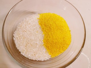 酱心营养饭团,大米和黄小米混合