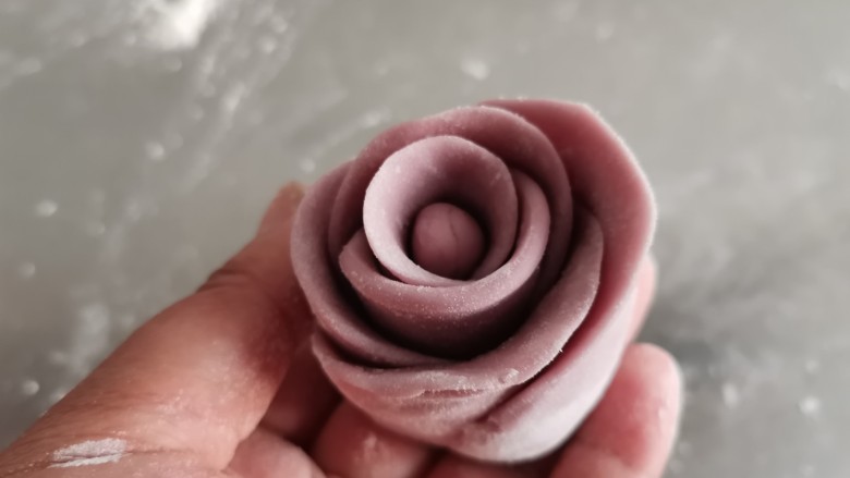 紫薯玫瑰花馒头,整下花瓣。