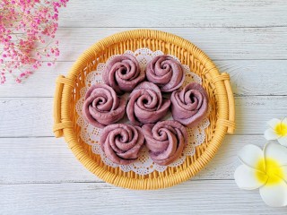 紫薯玫瑰花馒头,很漂亮哦！