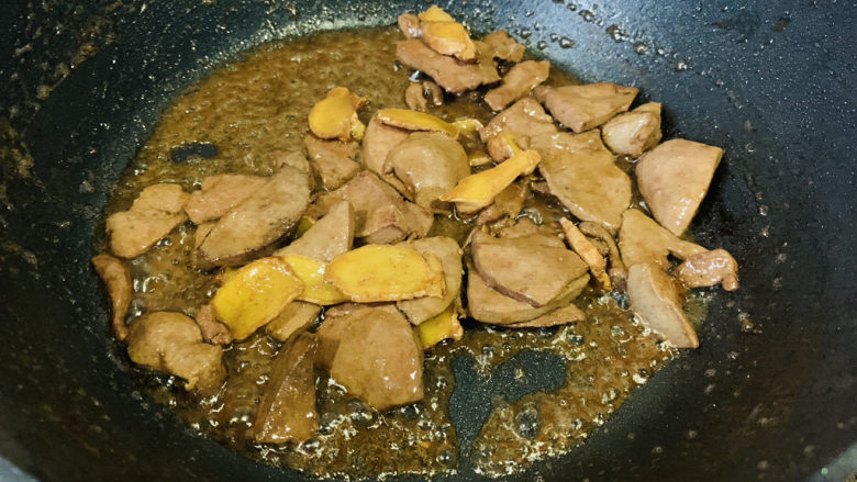 麻油猪肝,起锅