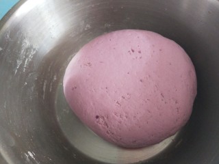 紫薯玫瑰花卷,揉光滑封好