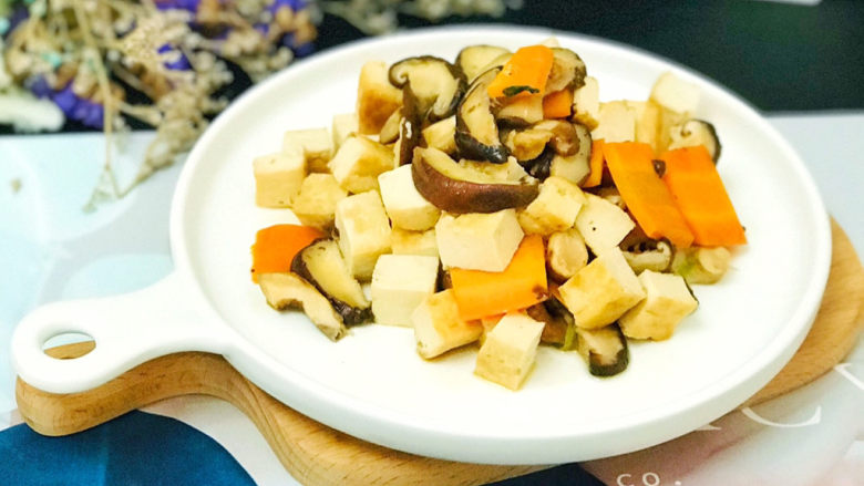 香菇炖豆腐,成品图