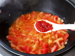 番茄浓汤饺子,加入番茄酱