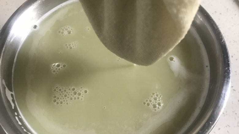 绿豆凉粉（纯手工）,最后过滤掉最后的豆渣