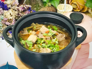 冬瓜猪骨汤,一锅美味的冬瓜猪骨汤就做好了