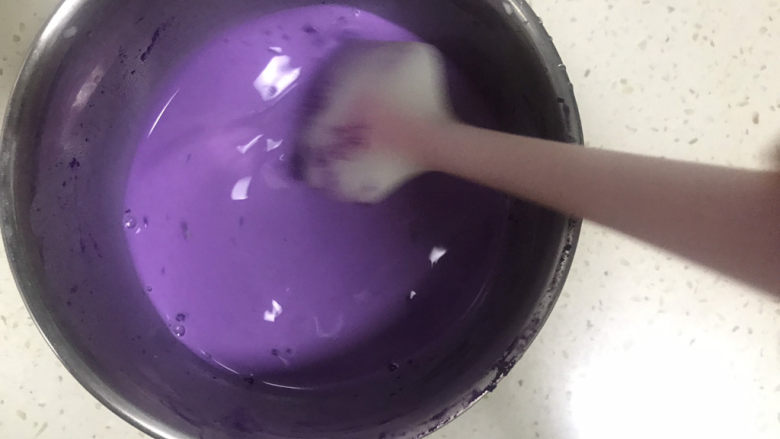 紫薯牛奶小方,搅拌均匀至无颗粒状