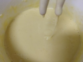 油炸金针菇,搅拌成无颗粒的酸奶状。